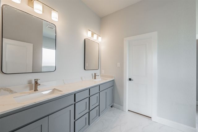 160 Rockin River Drive, Fort Worth, TX 76120