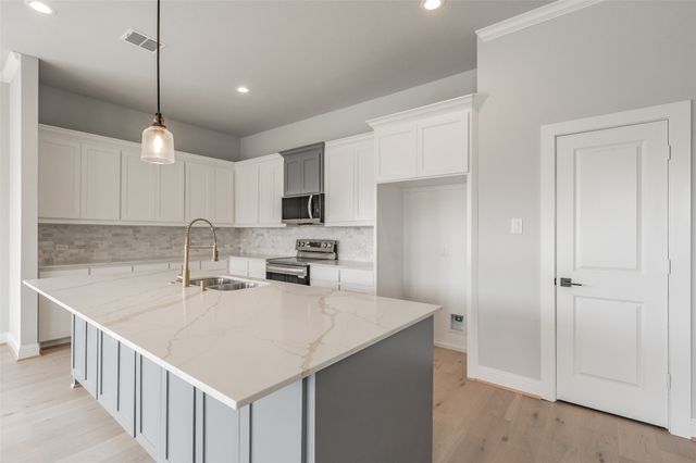 160 Rockin River Drive, Fort Worth, TX 76120