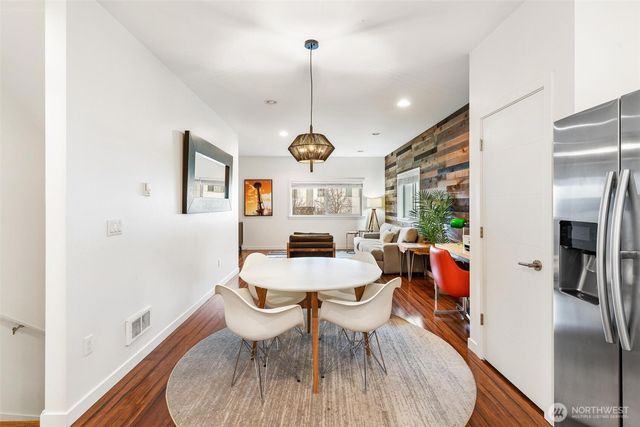 4290 S Greenbelt Station Drive, Seattle, WA 98118