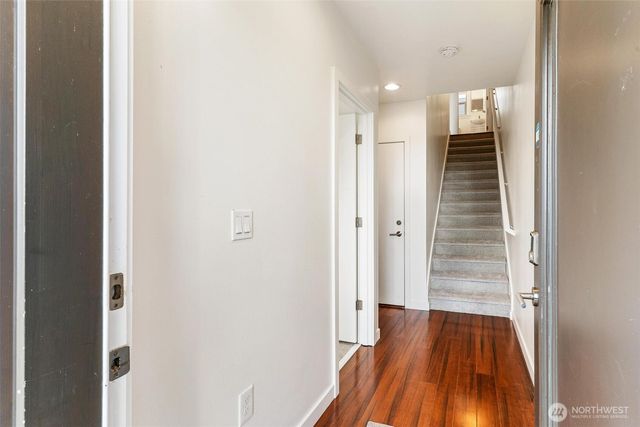 4290 S Greenbelt Station Drive, Seattle, WA 98118