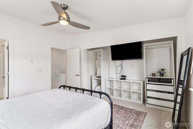 4290 S Greenbelt Station Drive, Seattle, WA 98118