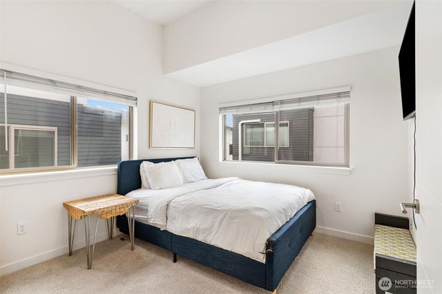 4290 S Greenbelt Station Drive, Seattle, WA 98118