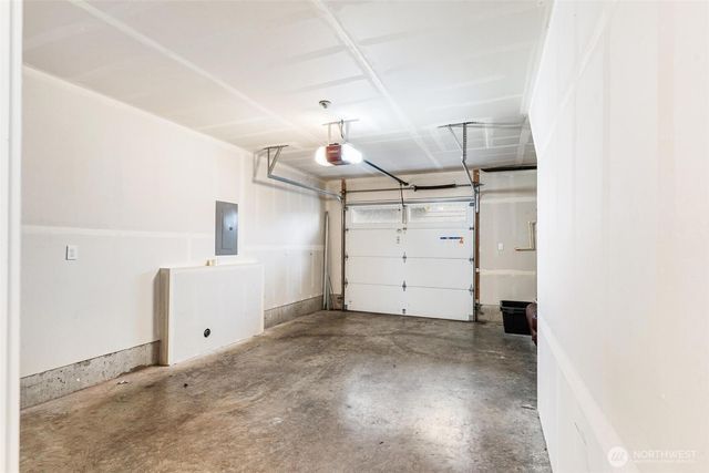 4290 S Greenbelt Station Drive, Seattle, WA 98118