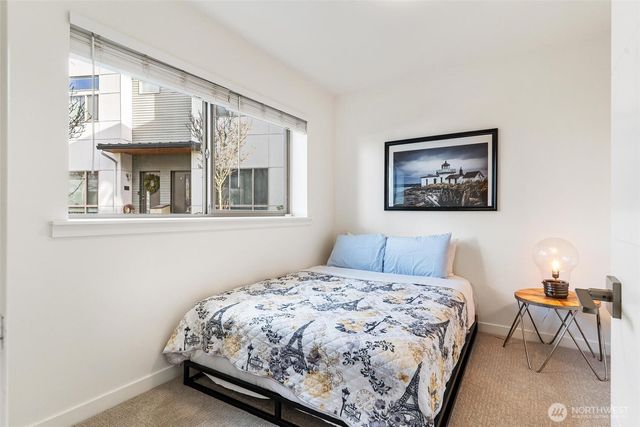 4290 S Greenbelt Station Drive, Seattle, WA 98118