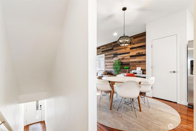 4290 S Greenbelt Station Drive, Seattle, WA 98118