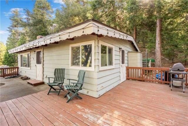 797 Chateau Drive, Crestline, CA 92325