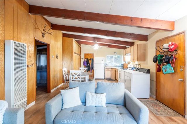 797 Chateau Drive, Crestline, CA 92325