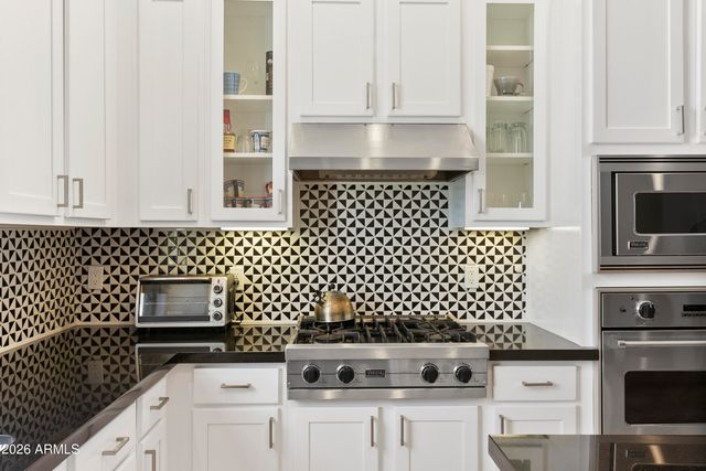 18650 N THOMPSON PEAK Parkway 1060, Scottsdale, AZ 85255