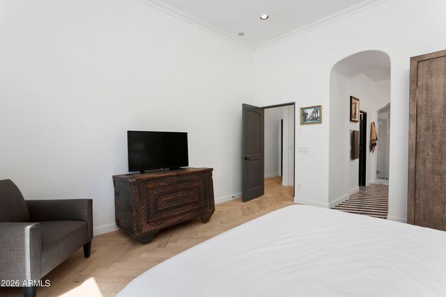 18650 N THOMPSON PEAK Parkway 1060, Scottsdale, AZ 85255