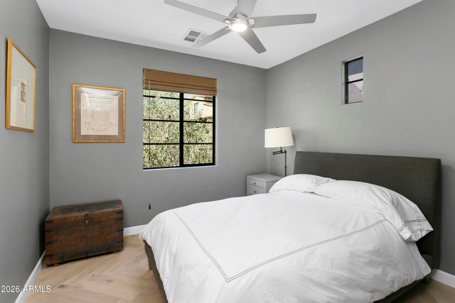 18650 N THOMPSON PEAK Parkway 1060, Scottsdale, AZ 85255