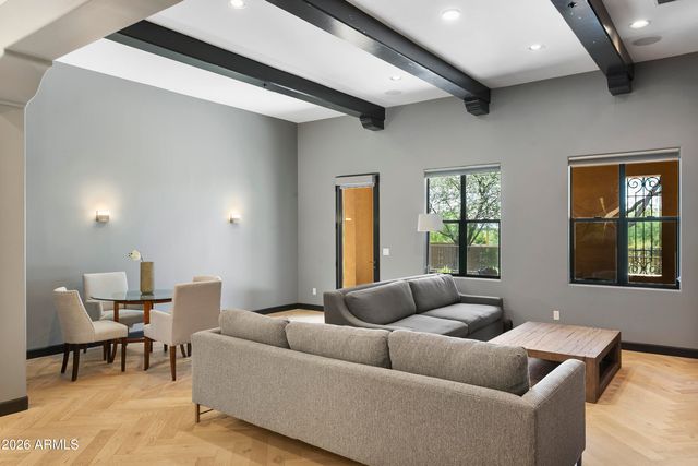 18650 N THOMPSON PEAK Parkway 1060, Scottsdale, AZ 85255