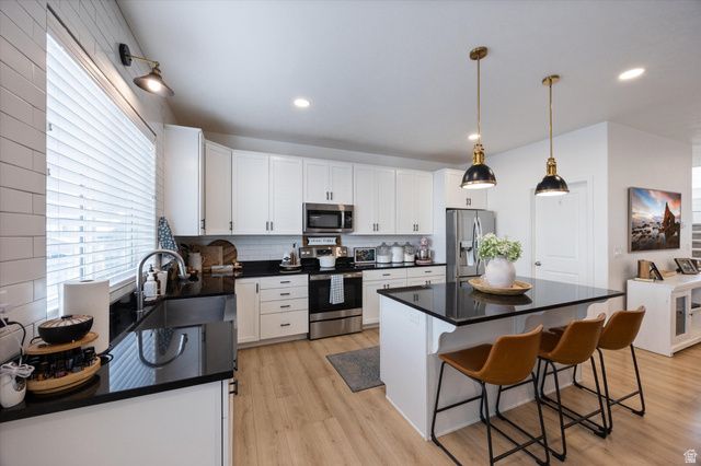 15196 S WILD HORSE WAY, Bluffdale, UT 84065