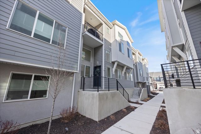 15196 S WILD HORSE WAY, Bluffdale, UT 84065