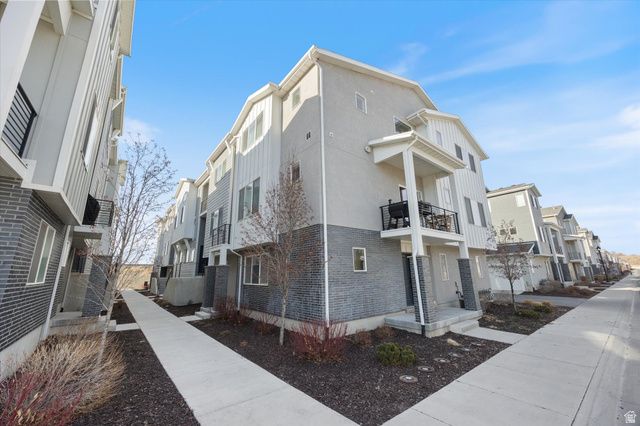 15196 S WILD HORSE WAY, Bluffdale, UT 84065