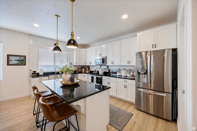 15196 S WILD HORSE WAY, Bluffdale, UT 84065