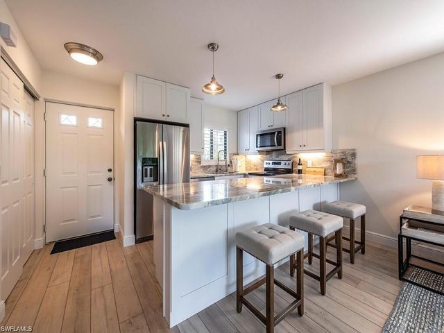 746 Eagle Creek DR # 101, Naples, FL 34113