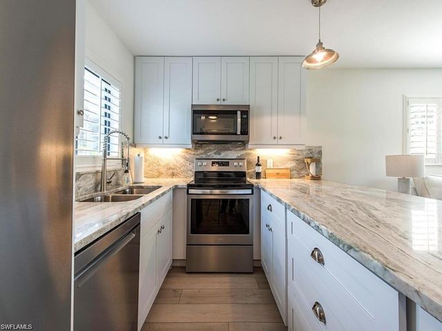 746 Eagle Creek DR # 101, Naples, FL 34113