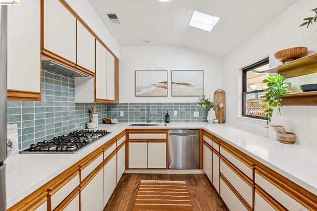 33 Valley Dr, Orinda, CA 94563