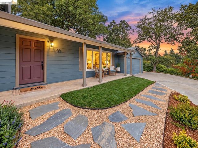 33 Valley Dr, Orinda, CA 94563