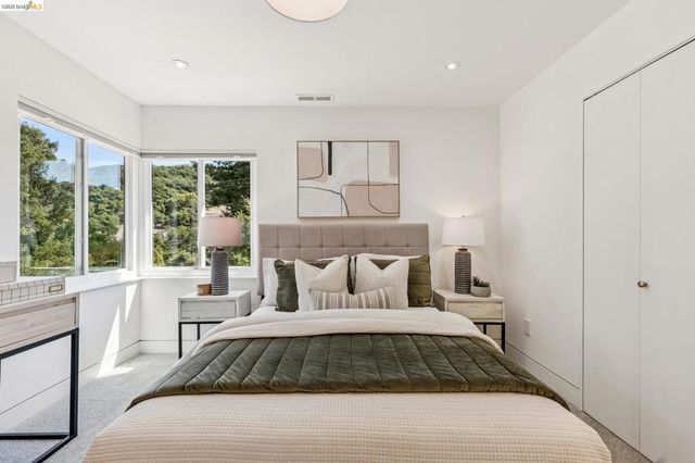 33 Valley Dr, Orinda, CA 94563