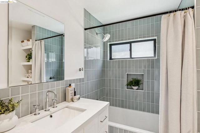 33 Valley Dr, Orinda, CA 94563