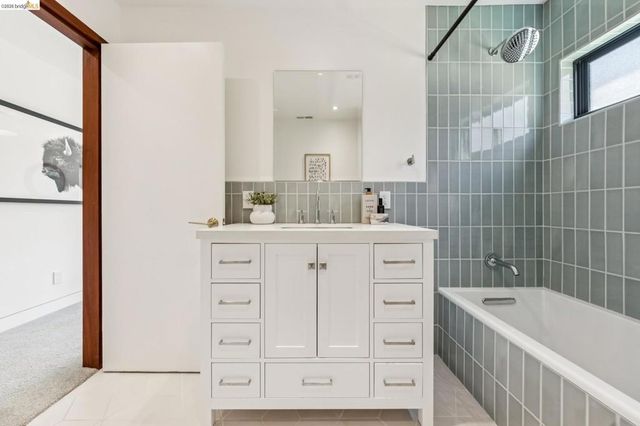 33 Valley Dr, Orinda, CA 94563