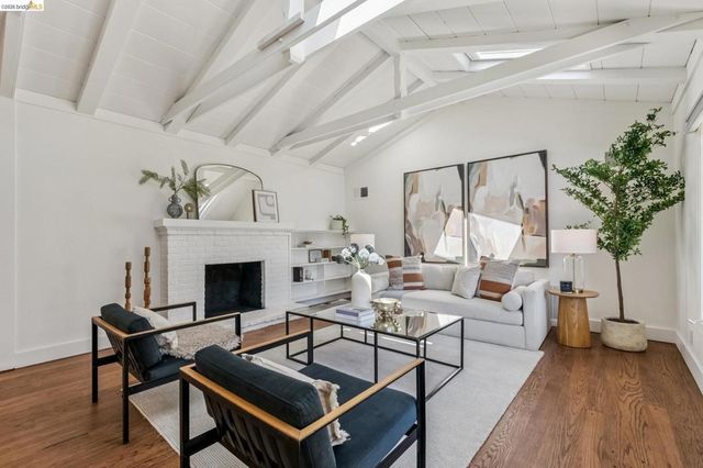 33 Valley Dr, Orinda, CA 94563