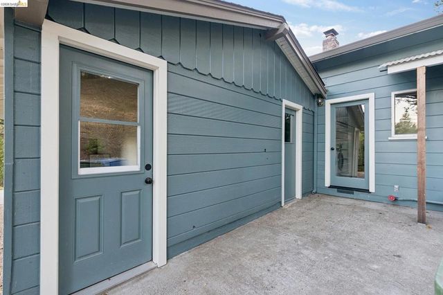 33 Valley Dr, Orinda, CA 94563