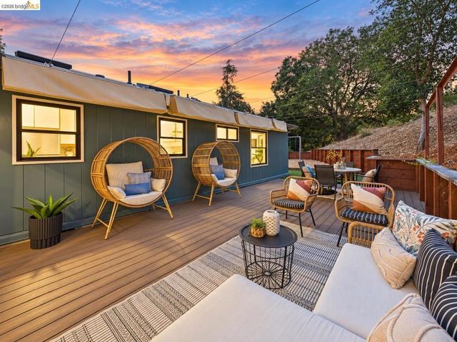 33 Valley Dr, Orinda, CA 94563