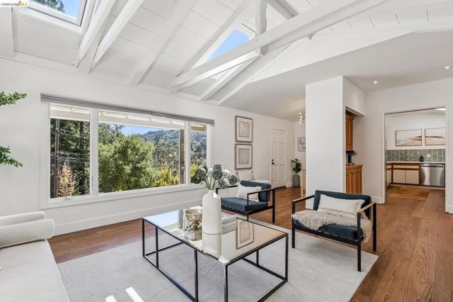 33 Valley Dr, Orinda, CA 94563