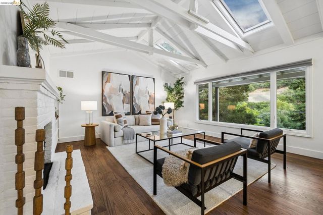 33 Valley Dr, Orinda, CA 94563