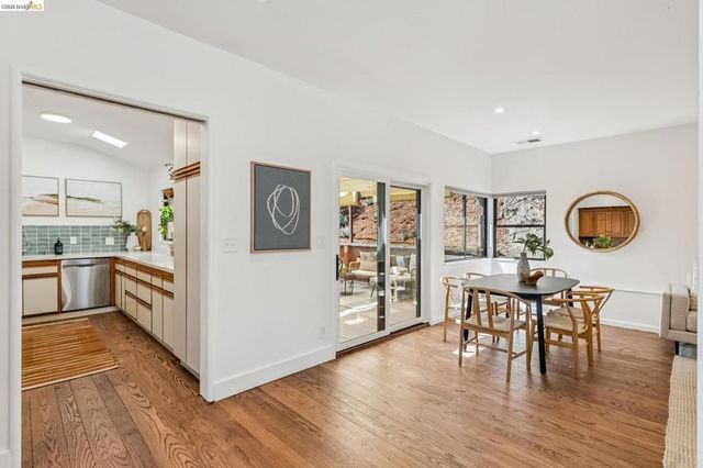 33 Valley Dr, Orinda, CA 94563