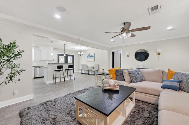 1215 Lawrence Street, Rosenberg, TX 77471