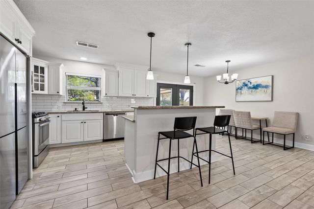 1215 Lawrence Street, Rosenberg, TX 77471