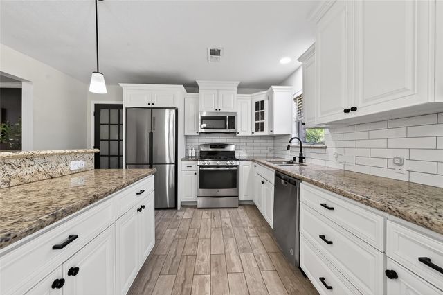 1215 Lawrence Street, Rosenberg, TX 77471