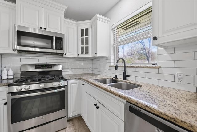 1215 Lawrence Street, Rosenberg, TX 77471