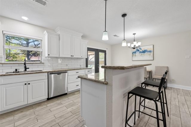 1215 Lawrence Street, Rosenberg, TX 77471