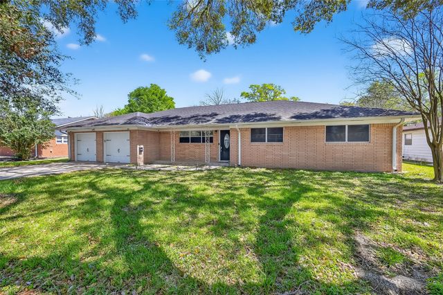 1215 Lawrence Street, Rosenberg, TX 77471