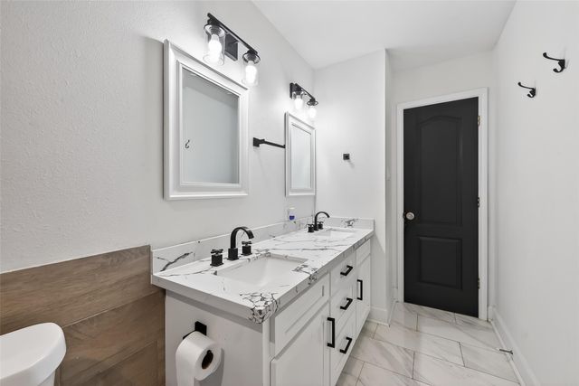 1215 Lawrence Street, Rosenberg, TX 77471