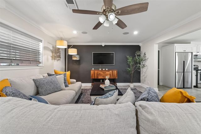 1215 Lawrence Street, Rosenberg, TX 77471