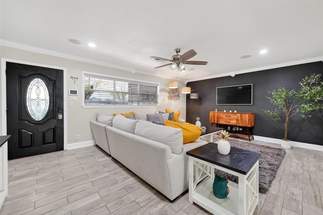 1215 Lawrence Street, Rosenberg, TX 77471