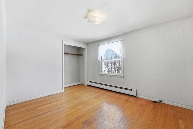 303 Kibbe Rd, East Longmeadow, MA 01028