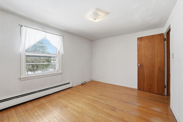 303 Kibbe Rd, East Longmeadow, MA 01028