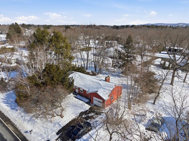303 Kibbe Rd, East Longmeadow, MA 01028