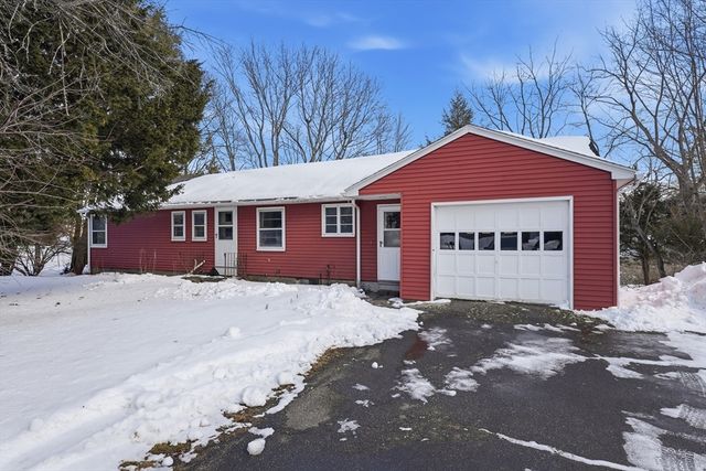 303 Kibbe Rd, East Longmeadow, MA 01028