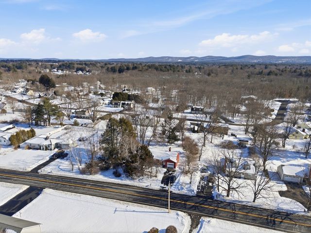 303 Kibbe Rd, East Longmeadow, MA 01028