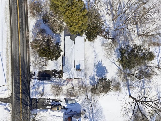 303 Kibbe Rd, East Longmeadow, MA 01028