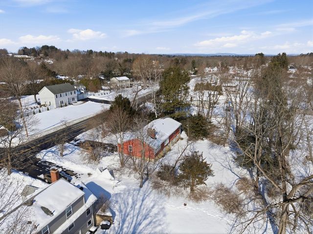 303 Kibbe Rd, East Longmeadow, MA 01028