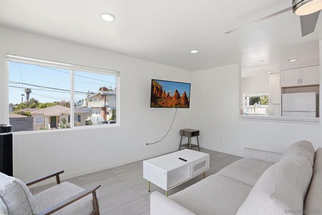 521 Arenas, La Jolla, CA 92037