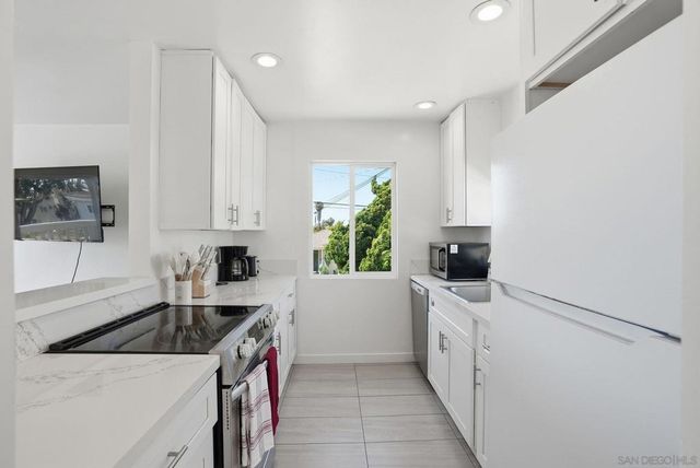 521 Arenas, La Jolla, CA 92037